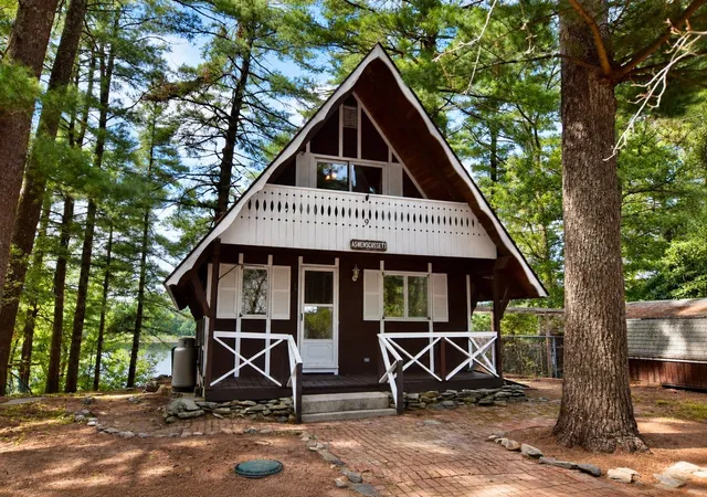 Photo 1 of Single family home for sale at 9 Lakeview Ter, Middleboro, MA 02346 | MLS# 73572436 | Listing updated on 2026-09-18