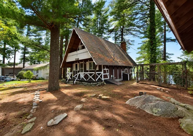 Photo 3 of Single family home for sale at 9 Lakeview Ter, Middleboro, MA 02346 | MLS# 73572436 | Listing updated on 2026-09-18