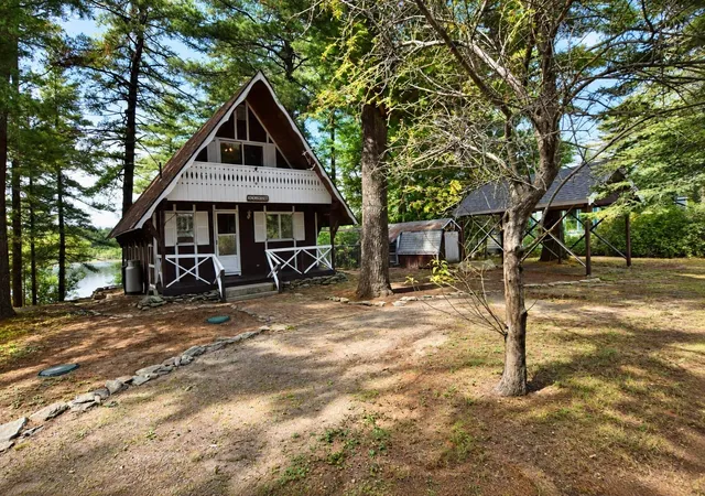 Photo 4 of Single family home for sale at 9 Lakeview Ter, Middleboro, MA 02346 | MLS# 73572436 | Listing updated on 2026-09-18