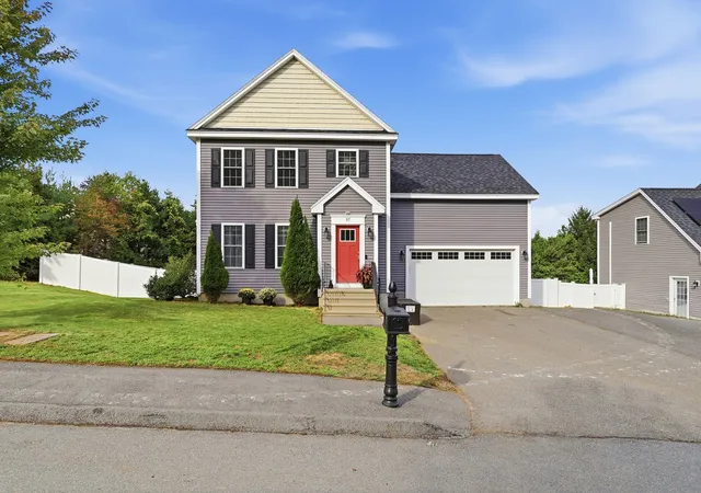 Photo 1 of Single family home for sale at 97 Sawtelle Rd, Leominster, MA 01453 | MLS# 73586490 | Listing updated on 2026-10-09