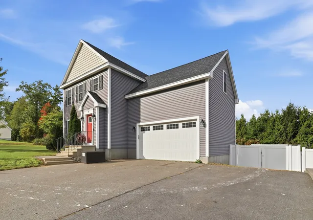 Photo 3 of Single family home for sale at 97 Sawtelle Rd, Leominster, MA 01453 | MLS# 73586490 | Listing updated on 2026-10-09