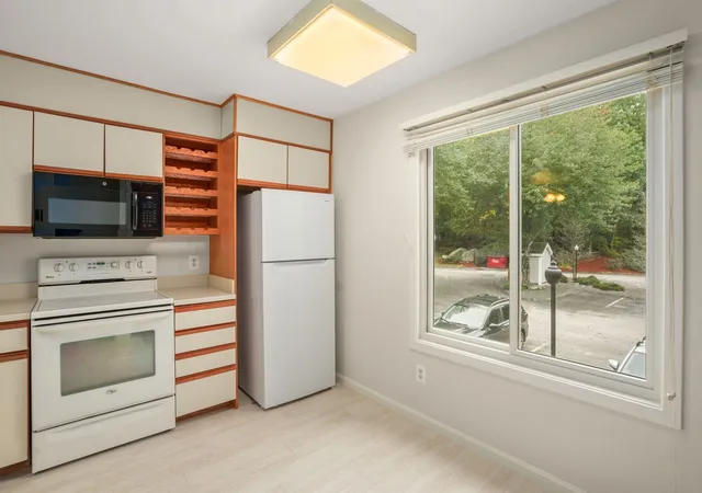 Photo 3 of Condo for sale at 330 Sunderland Rd #22, Worcester, MA 01604 | MLS# 73588611 | Listing updated on 2026-10-12