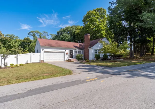 Photo 2 of Single family home for sale at 163 Oakside Ave, Methuen, MA 01844 | MLS# 73574795 | Listing updated on 2026-09-13