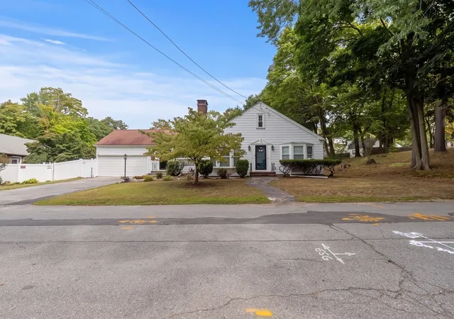 Photo 3 of Single family home for sale at 163 Oakside Ave, Methuen, MA 01844 | MLS# 73574795 | Listing updated on 2026-09-13