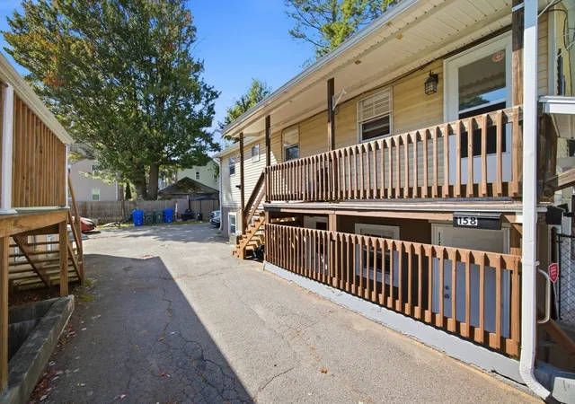Listing Photo 3 - Condo for sale in building located at 156-158 Santa Barbara St, Springfield, MA 01104