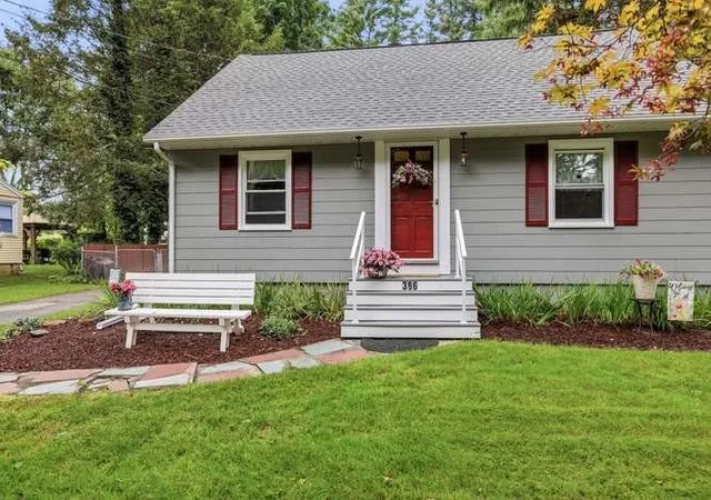 Photo 3 of Single family home for sale at 386 Parker St, East Longmeadow, MA 01028 | MLS# 73573374 | Listing updated on 2026-09-12