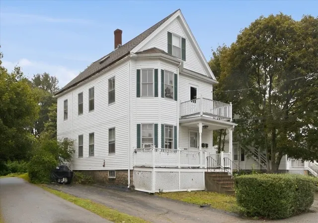 Photo 3 of Sale Pending at 40 40 1/2 Savin Ave, Norwood, MA 02062 | MLS# 73584362 | Listing updated on 2026-10-14