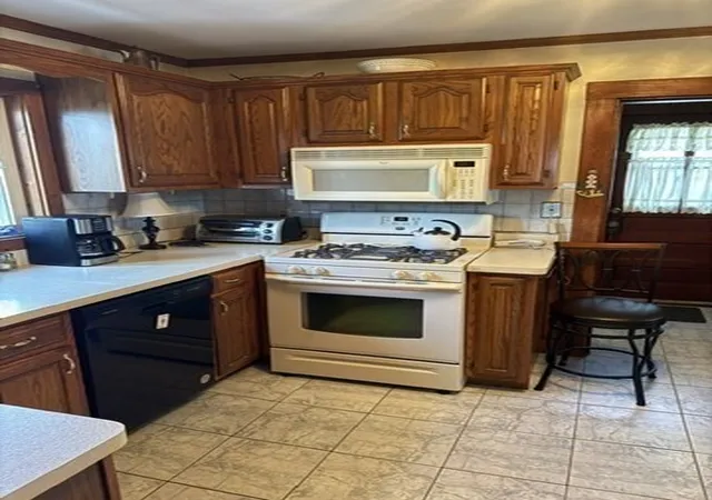 Photo 3 of Single family home for sale at 112 Glendale Rd, Quincy, MA 02169 | MLS# 73581332 | Listing updated on 2026-09-29