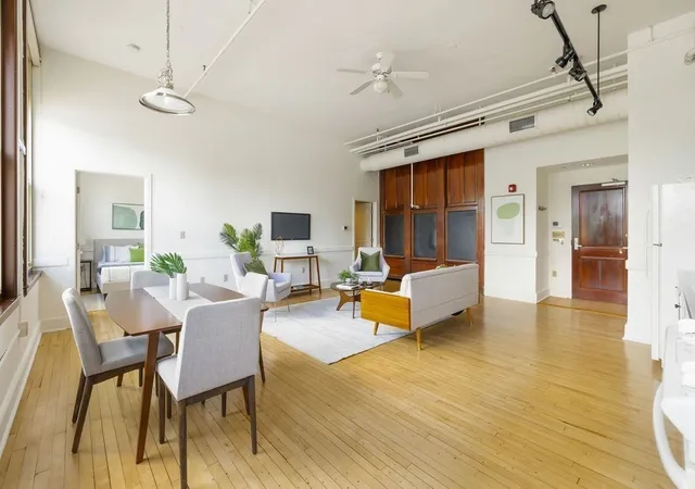 Listing Photo 5 - Condo for sale in building located at 948 Main St, Waltham, MA 02453 - Unit #202