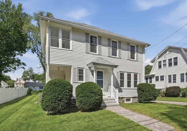 Photo 2 of Single family home for sale at 44 Edinboro St, Marlborough, MA 01752 | MLS# 73573940 | Listing updated on 2026-09-13