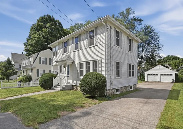 Photo 3 of Single family home for sale at 44 Edinboro St, Marlborough, MA 01752 | MLS# 73573940 | Listing updated on 2026-09-13