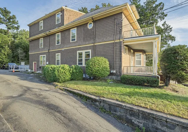 Photo 3 of Sale Pending at 305 S Franklin St, Holbrook, MA 02343 | MLS# 73580958 | Listing updated on 2026-10-07