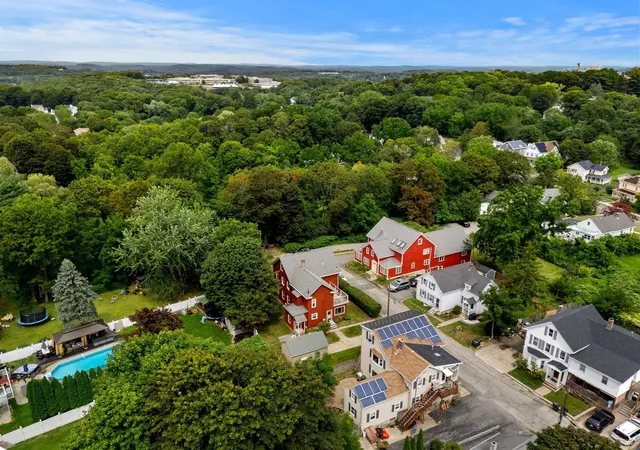 Photo 4 of House for sale at 32 Kirby St, Marlborough, MA 01752 | MLS# 73574539 | Listing updated on 2026-09-13