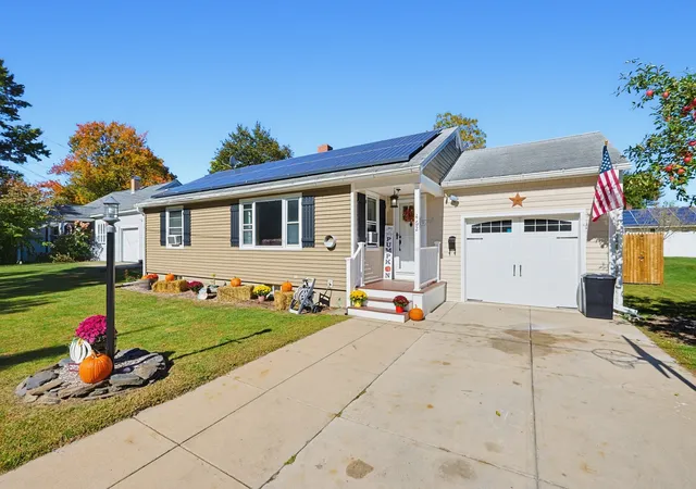 Photo 1 of Single family home for sale at 462 Twichell St, Athol, MA 01331 | MLS# 73587564 | Listing updated on 2026-10-15