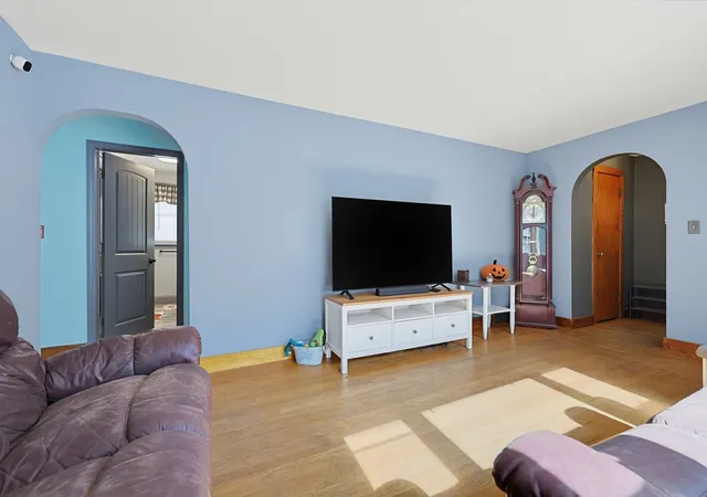 Photo 3 of Single family home for sale at 462 Twichell St, Athol, MA 01331 | MLS# 73587564 | Listing updated on 2026-10-15