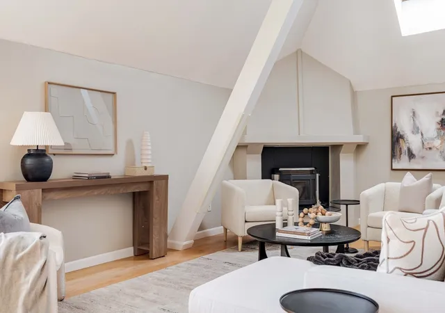 Listing Photo 2 - Condo for sale in building located at 408 Lebanon St, Melrose, MA 02176 - Unit #18