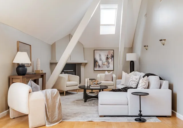 Listing Photo 3 - Condo for sale in building located at 408 Lebanon St, Melrose, MA 02176 - Unit #18