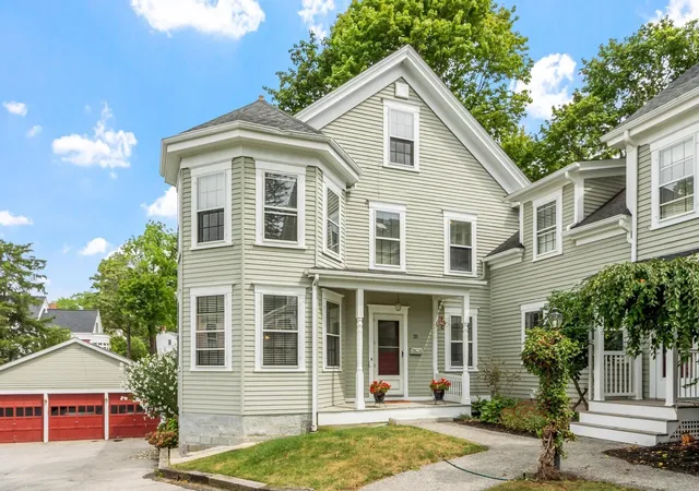 Photo 1 of Sale Pending at 33 School St #3, Andover, MA 01810 | MLS# 73573895 | Listing updated on 2026-09-30