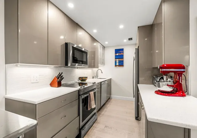 Listing Photo 1 - Condo for sale in Jamaicaway Twr & Townhouses located at 111 Perkins St, Boston, MA 02130 - Unit #91