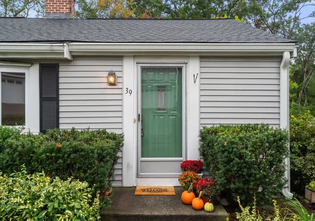 Single family home for sale at 39 Henry St, Winchester, MA 01890 | MLS# 73585414