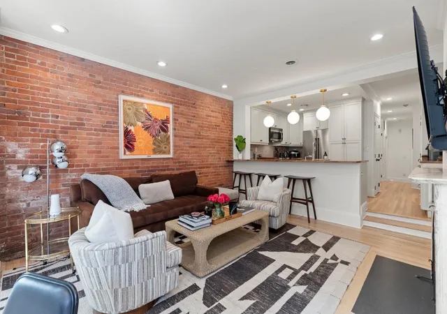 Listing Photo 4 - Condo for sale in building located at 76 Marlborough St, Boston, MA 02116 - Unit #G6