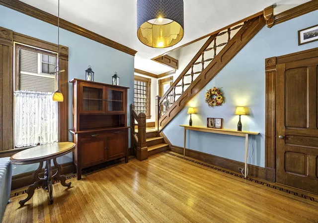 Photo 3 of Sale Pending at 95 Dartmouth St, Springfield, MA 01109 | MLS# 73574786 | Listing updated on 2026-10-02