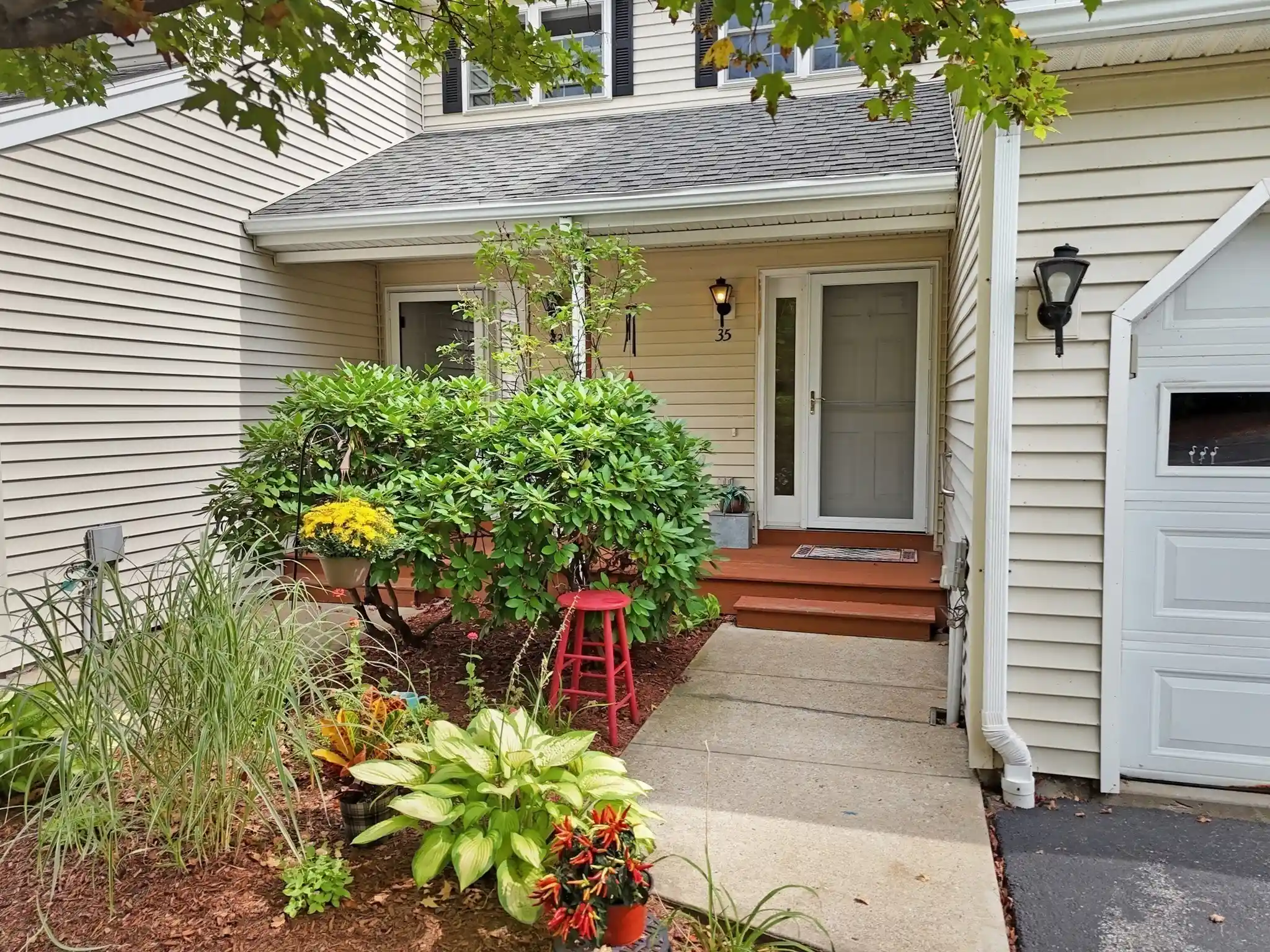 Listing Photo 2 - Condo for sale in 35 Belgian Ln located at 35 Belgian Ln, Leominster, MA 01453 - Unit #35