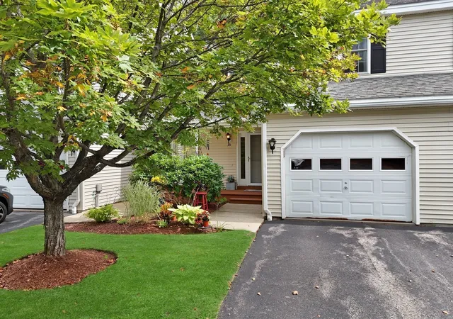 Listing Photo 4 - Condo for sale in building located at 35 Belgian Ln, Leominster, MA 01453 - Unit #35