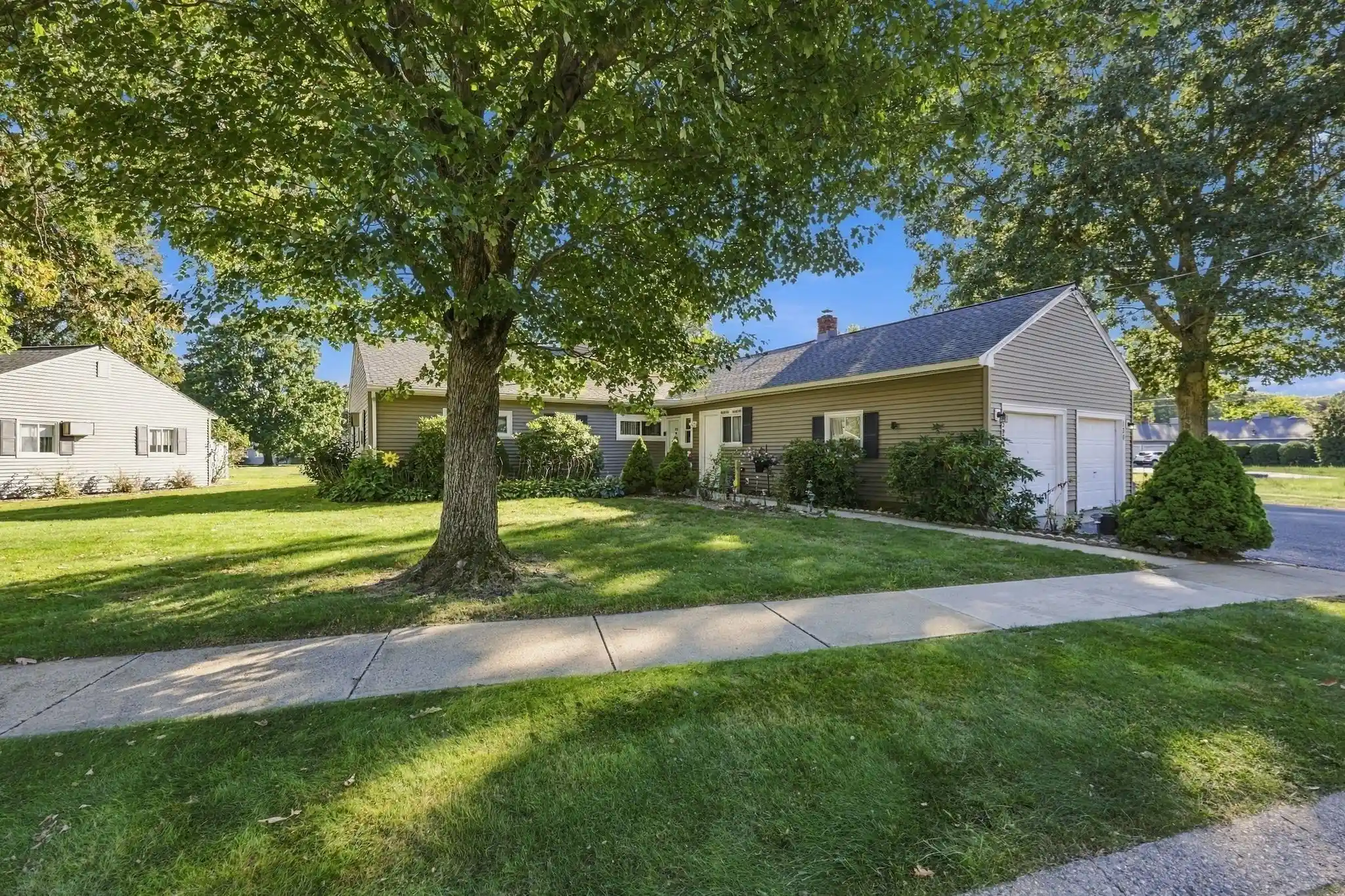 Listing Photo 1 - Condo for sale in 132 Horseshoe Dr located at 132 Horseshoe Dr, Chicopee, MA 01022 - Unit #132