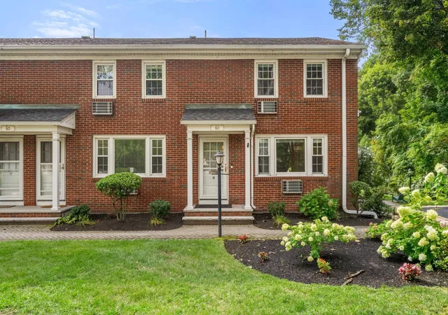 Condo for sale at 60 Lake St #E, Winchester, MA 01890 | MLS# 73572854