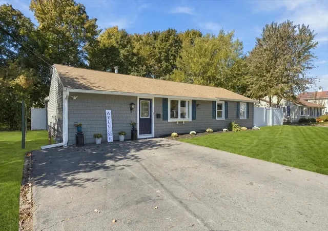 Photo 2 of Single family home for sale at 17 Lake St, Braintree, MA 02184 | MLS# 73587509 | Listing updated on 2026-10-11