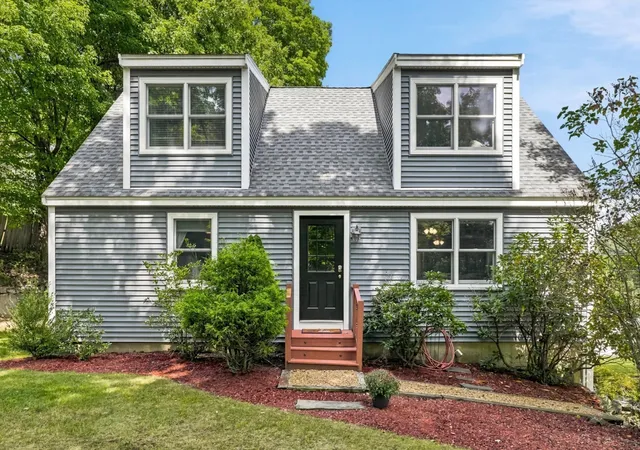Photo 2 of Sale Pending at 104 Center St, Groveland, MA 01834 | MLS# 73575508 | Listing updated on 2026-09-30