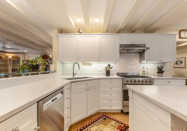 Photo 4 of Condo for sale at 33 Commercial Wharf #41-42, Boston, MA 02110 | MLS# 73574338 | Listing updated on 2026-09-13