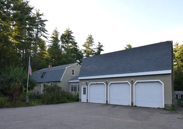 Photo 1 of Single family home for sale at 287 Middle Rd, Brentwood, NH 03833 | MLS# 73570923 | Listing updated on 2026-09-06