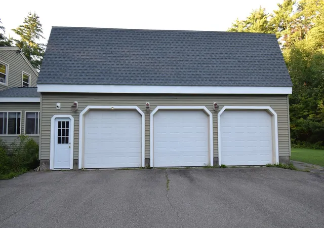 Photo 2 of Single family home for sale at 287 Middle Rd, Brentwood, NH 03833 | MLS# 73570923 | Listing updated on 2026-09-06