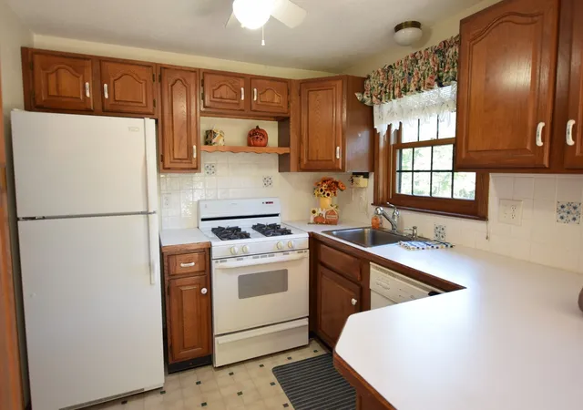 Photo 3 of Condo for sale at C1 Scotty Holw Dr #C1, North Chelmsford, MA 01863 | MLS# 73576252 | Listing updated on 2026-10-27