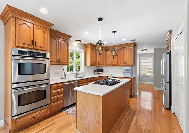 Photo 4 of Single family home for sale at 36 Highridge Rd, Bellingham, MA 02019 | MLS# 73572547 | Listing updated on 2026-09-14