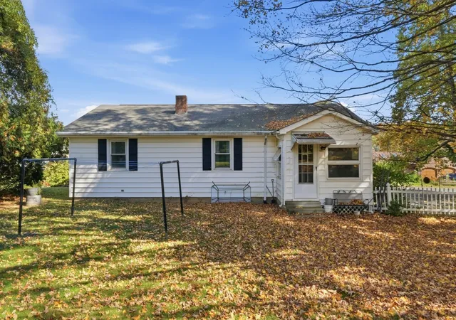 Photo 2 of Single family home for sale at 6 Birch St, West Brookfield, MA 01585 | MLS# 73589481 | Listing updated on 2026-10-15