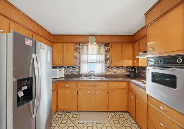 Photo 3 of Single family home for sale at 6 Birch St, West Brookfield, MA 01585 | MLS# 73589481 | Listing updated on 2026-10-15