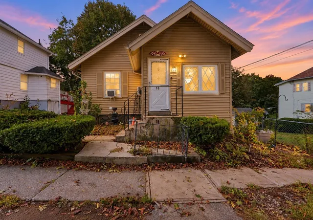 Photo 1 of Single family home for sale at 10 Mildred Ave, Worcester, MA 01603 | MLS# 73586468 | Listing updated on 2026-10-27