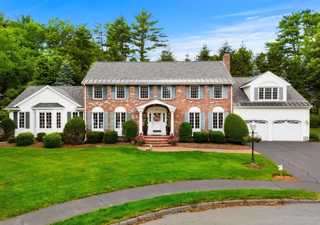 Photo 1 of Sale Pending at 9 Eisenhower Cir, Wellesley, MA 02482 | MLS# 73577996 | Listing updated on 2026-10-06