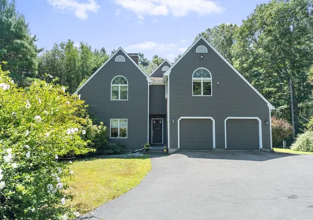 Single family home for sale at 39 Stuart Rd, Rochester, MA 02770 | MLS# 73570558