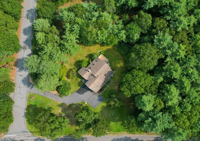 Photo 2 of Single family home for sale at 39 Stuart Rd, Rochester, MA 02770 | MLS# 73570558 | Listing updated on 2026-09-18