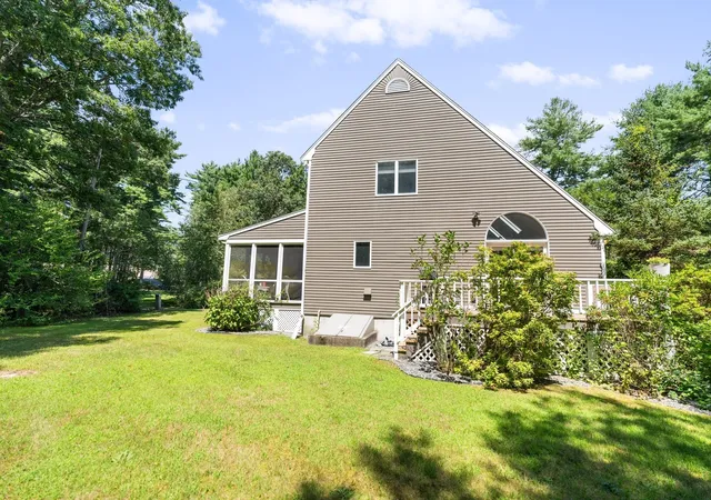 Photo 3 of Single family home for sale at 39 Stuart Rd, Rochester, MA 02770 | MLS# 73570558 | Listing updated on 2026-09-18