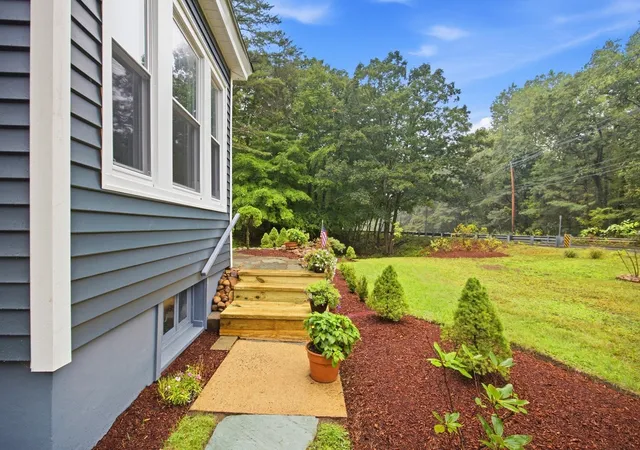 Photo 3 of Sale Pending at 583 Main St, Warren, MA 01083 | MLS# 73577642 | Listing updated on 2026-10-07