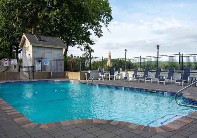 Listing Photo 5 - Condo for sale in building located at 604 Beacon Park, Webster, MA 01570 - Unit #604