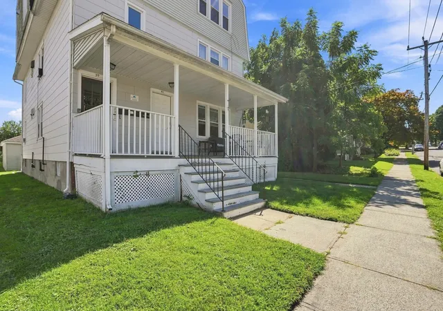 Photo 3 of House for sale at 39 Bell St, Chicopee, MA 01013 | MLS# 73573760 | Listing updated on 2026-09-13