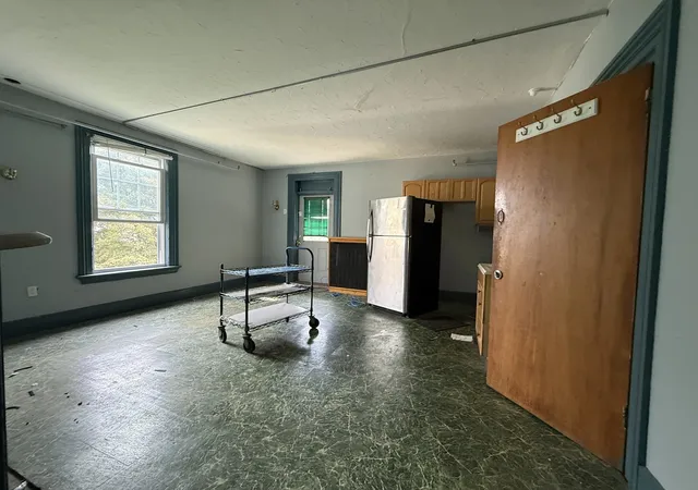 Photo 3 of Sale Pending at 17-19 King St, Worcester, MA 01610 | MLS# 73573403 | Listing updated on 2026-09-11