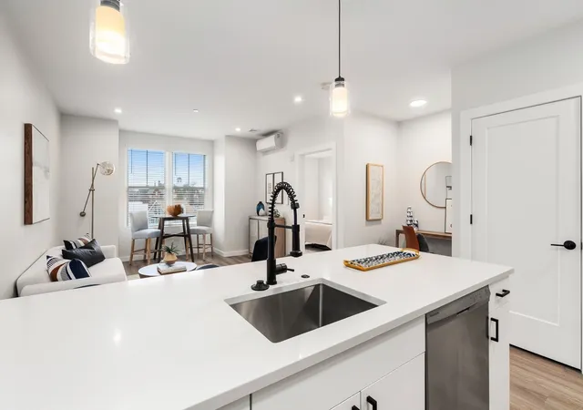 Photo 4 of Condo for sale at 10 Somerset #U.305, Winthrop, MA 02152 | MLS# 73570684 | Listing updated on 2026-09-14