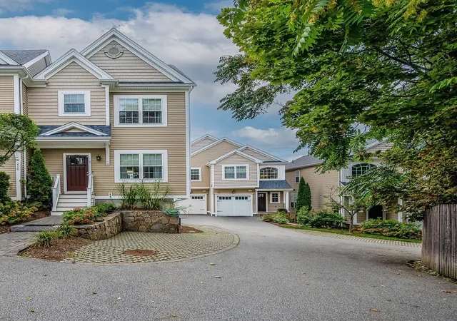 Photo 2 of Condo for sale at 210 S Quinsigamond Ave #2, Shrewsbury, MA 01545 | MLS# 73575094 | Listing updated on 2026-09-14